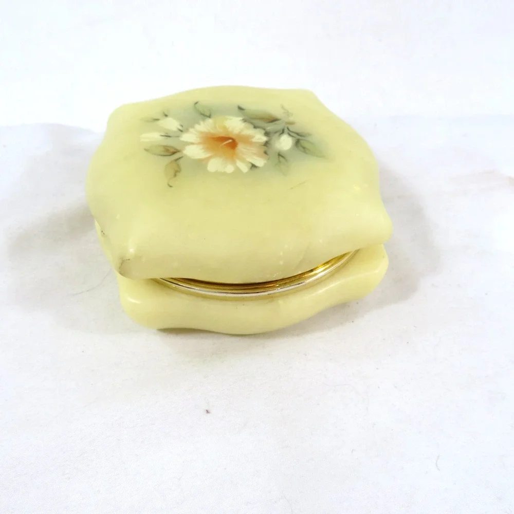 Jewelry Dish Flower Beige White 4x4x2 Soapstone? Trinket Vintage